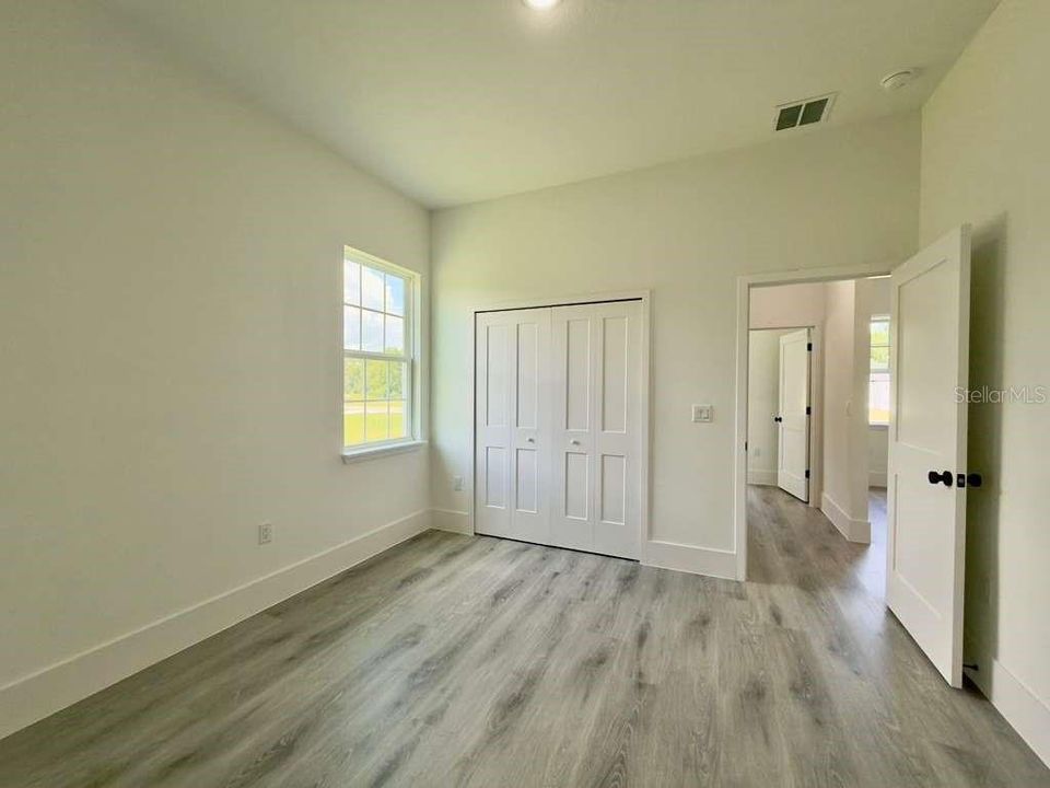 For Sale: $335,000 (4 beds, 3 baths, 1896 Square Feet)