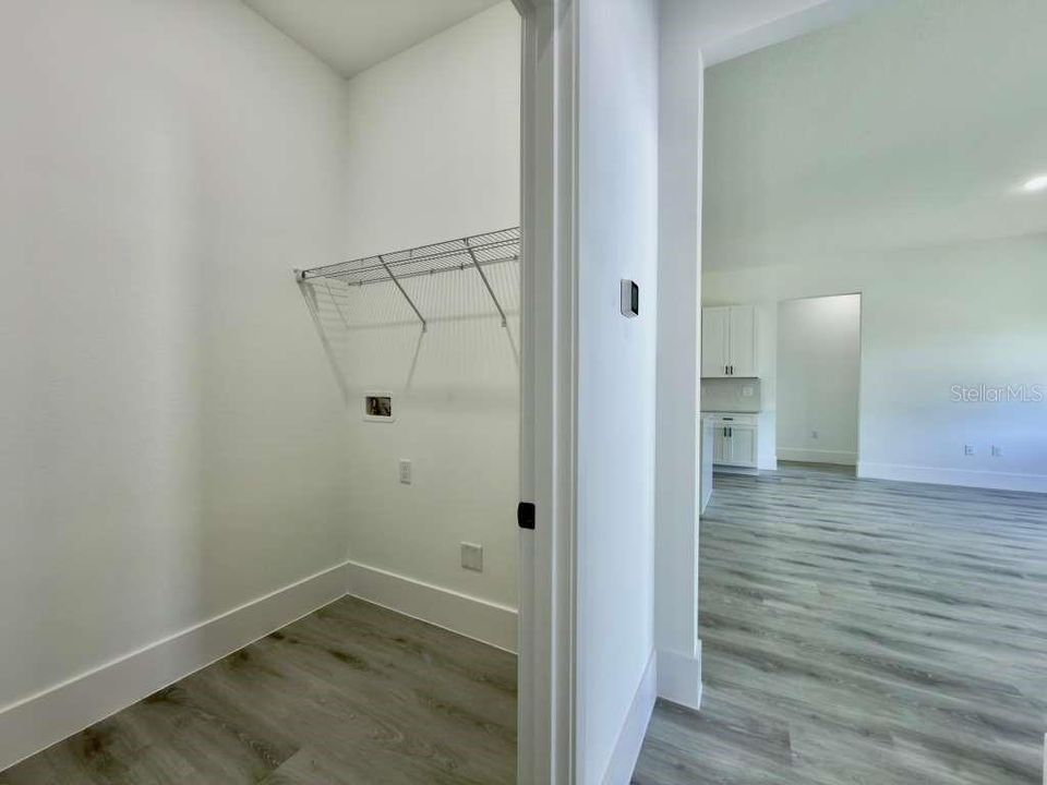 For Sale: $335,000 (4 beds, 3 baths, 1896 Square Feet)