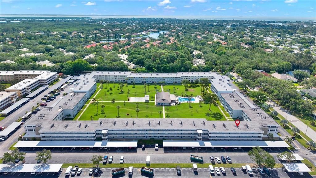 На продажу: $149,900 (2 спален, 2 ванн, 1035 Квадратных фут)