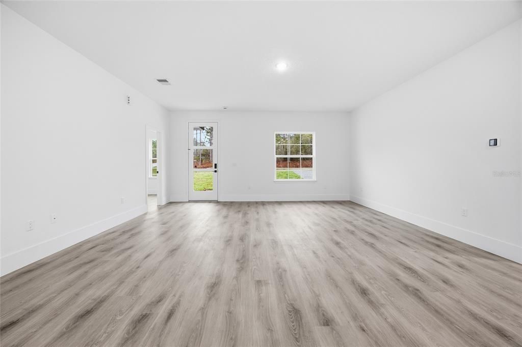 На продажу: $264,900 (4 спален, 2 ванн, 1773 Квадратных фут)