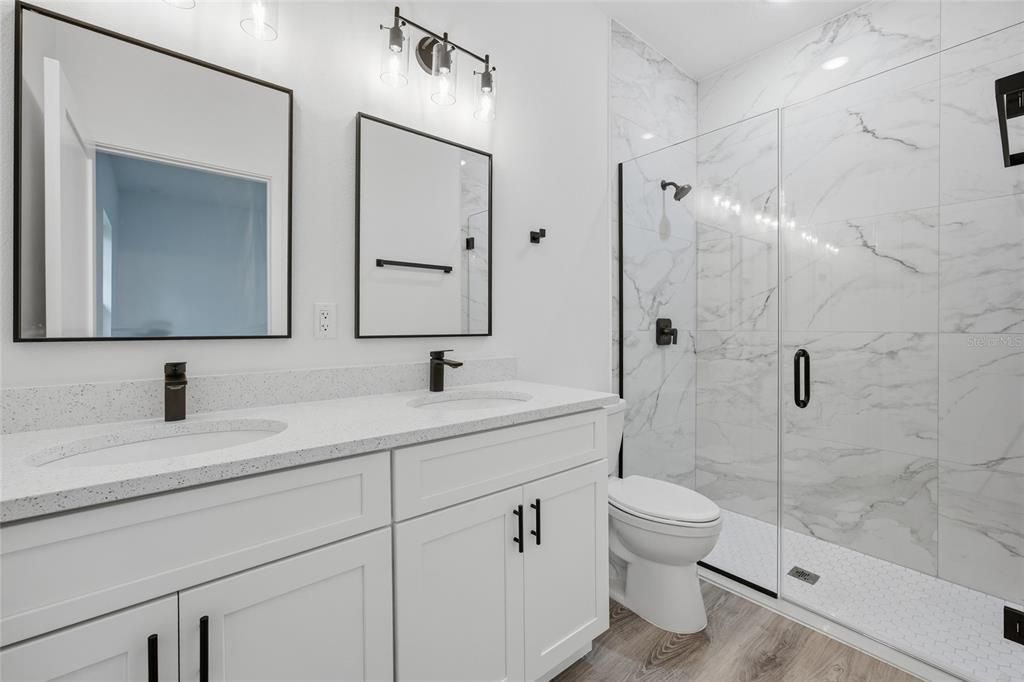 На продажу: $264,900 (4 спален, 2 ванн, 1773 Квадратных фут)
