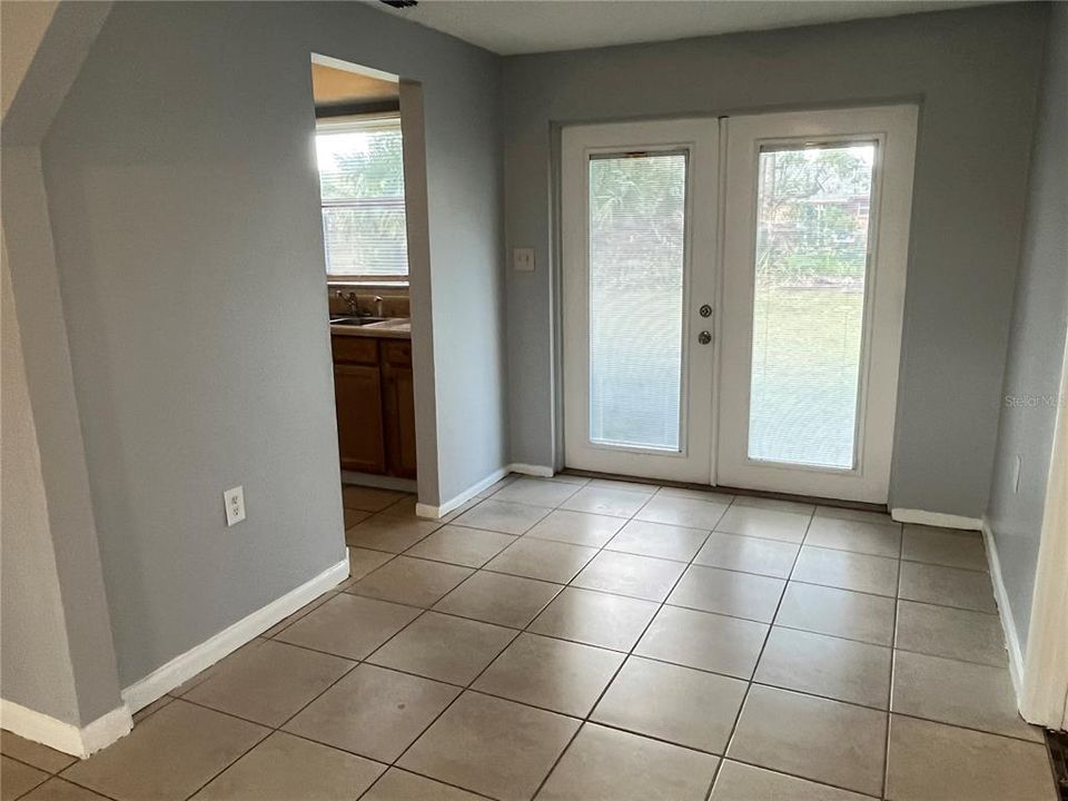For Rent: $1,599 (3 beds, 1 baths, 1150 Square Feet)