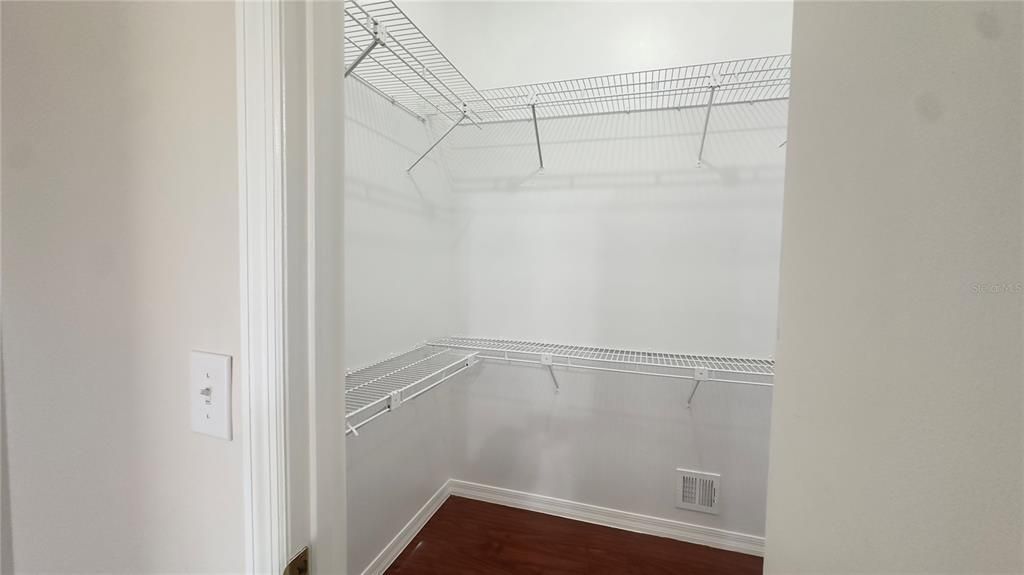 For Rent: $2,250 (2 beds, 2 baths, 1045 Square Feet)