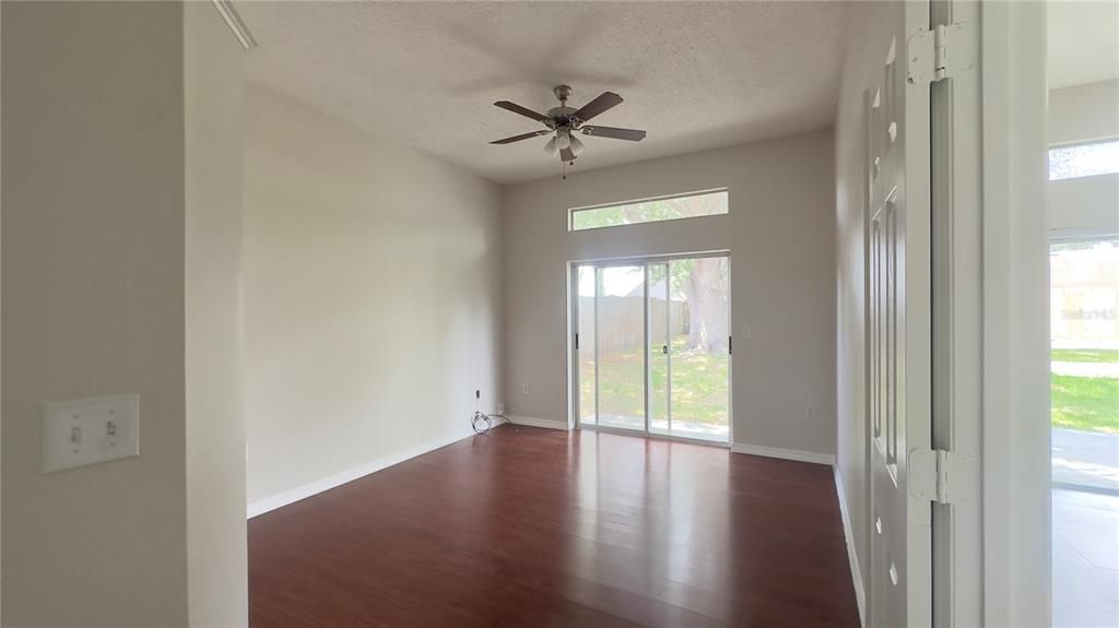 For Rent: $2,250 (2 beds, 2 baths, 1045 Square Feet)