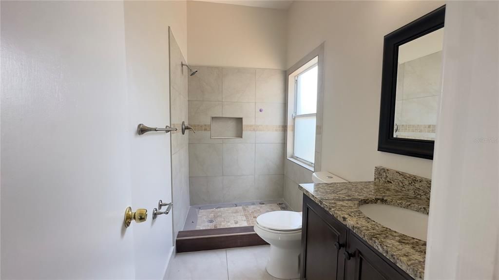 For Rent: $2,250 (2 beds, 2 baths, 1045 Square Feet)
