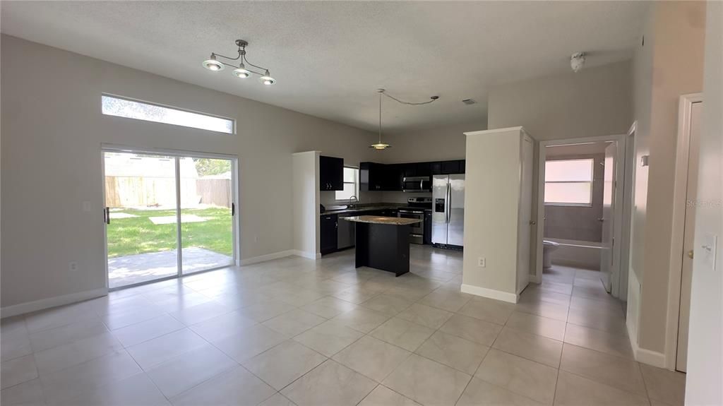For Rent: $2,250 (2 beds, 2 baths, 1045 Square Feet)