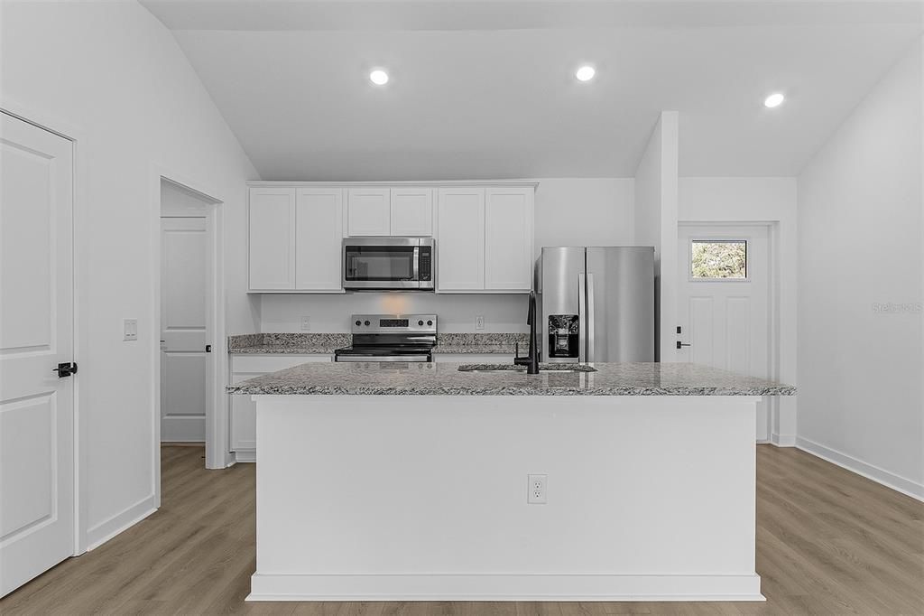 For Sale: $304,900 (3 beds, 2 baths, 1143 Square Feet)