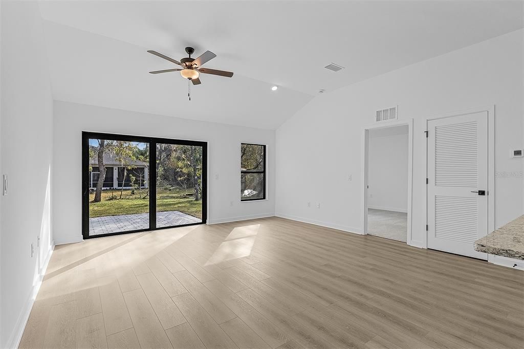 For Sale: $304,900 (3 beds, 2 baths, 1143 Square Feet)