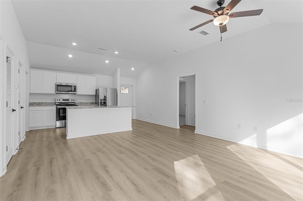 For Sale: $304,900 (3 beds, 2 baths, 1143 Square Feet)