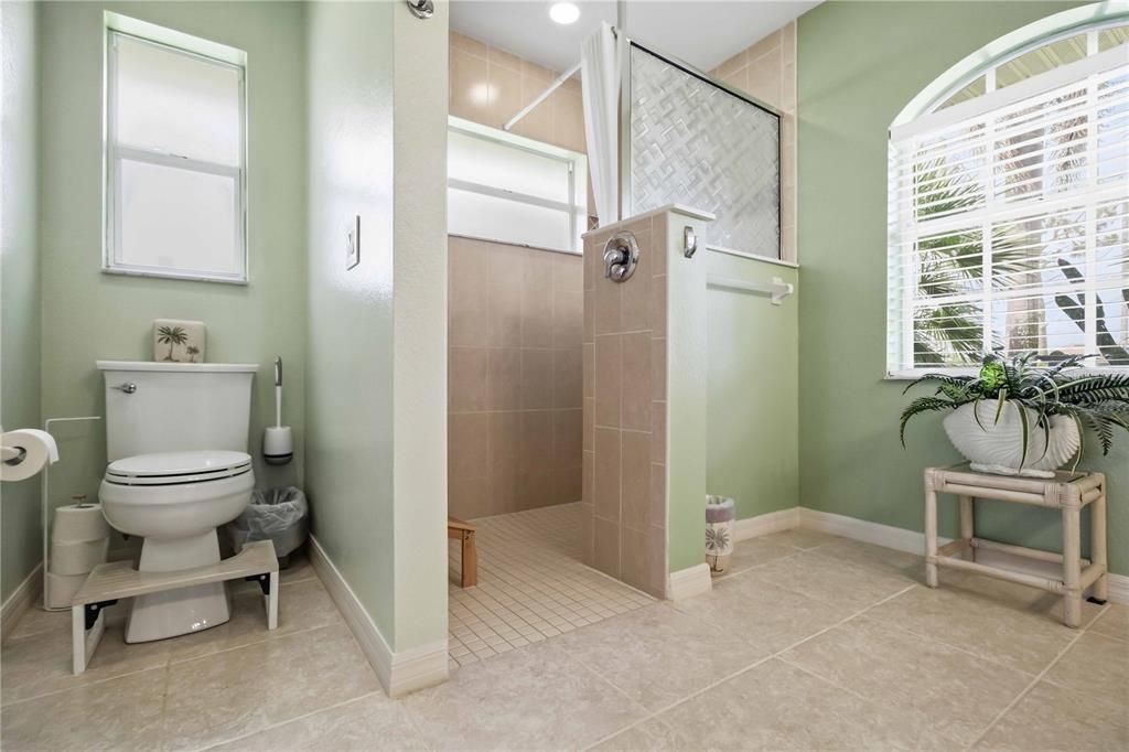 На продажу: $472,900 (3 спален, 2 ванн, 1857 Квадратных фут)