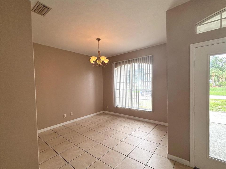 For Rent: $1,995 (3 beds, 2 baths, 1758 Square Feet)