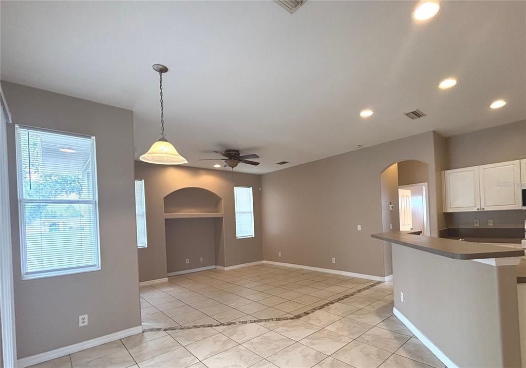 For Rent: $1,995 (3 beds, 2 baths, 1758 Square Feet)