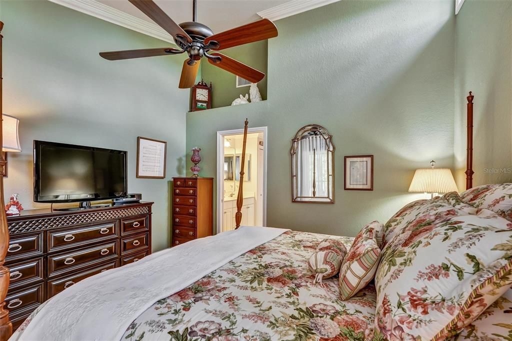 For Sale: $234,900 (2 beds, 2 baths, 1346 Square Feet)