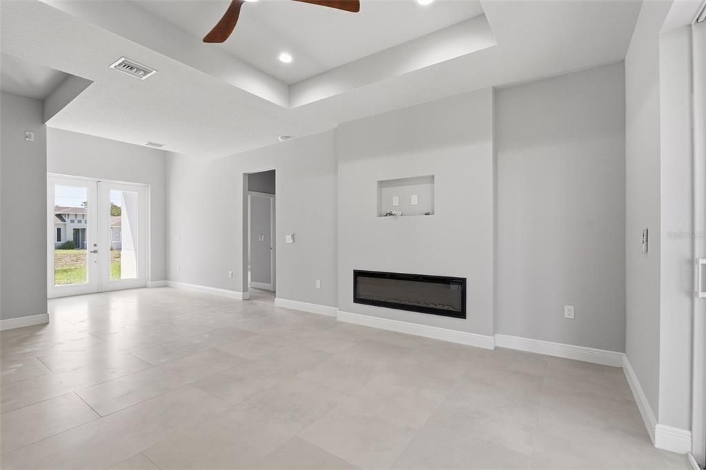 На продажу: $399,900 (4 спален, 2 ванн, 1650 Квадратных фут)