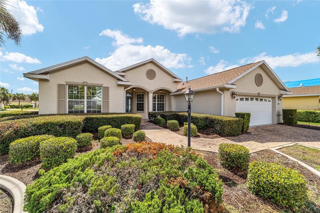 For Sale: $309,000 (3 beds, 2 baths, 1705 Square Feet)