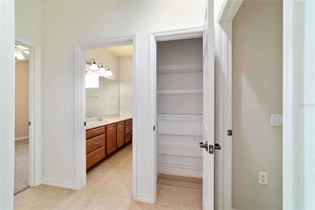 For Sale: $309,000 (3 beds, 2 baths, 1705 Square Feet)