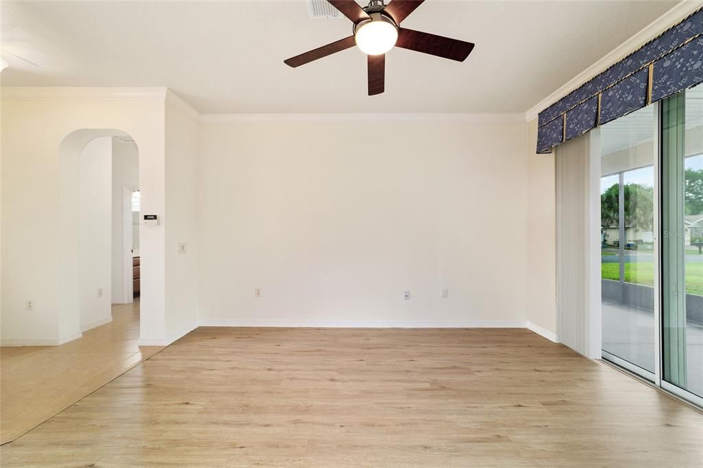 For Sale: $309,000 (3 beds, 2 baths, 1705 Square Feet)