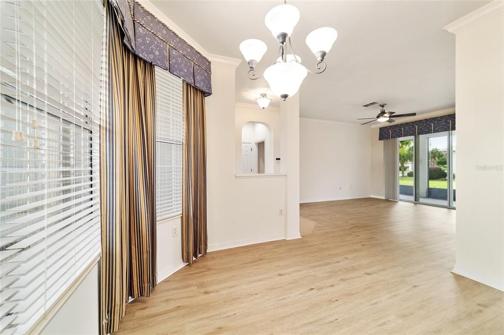 For Sale: $309,000 (3 beds, 2 baths, 1705 Square Feet)