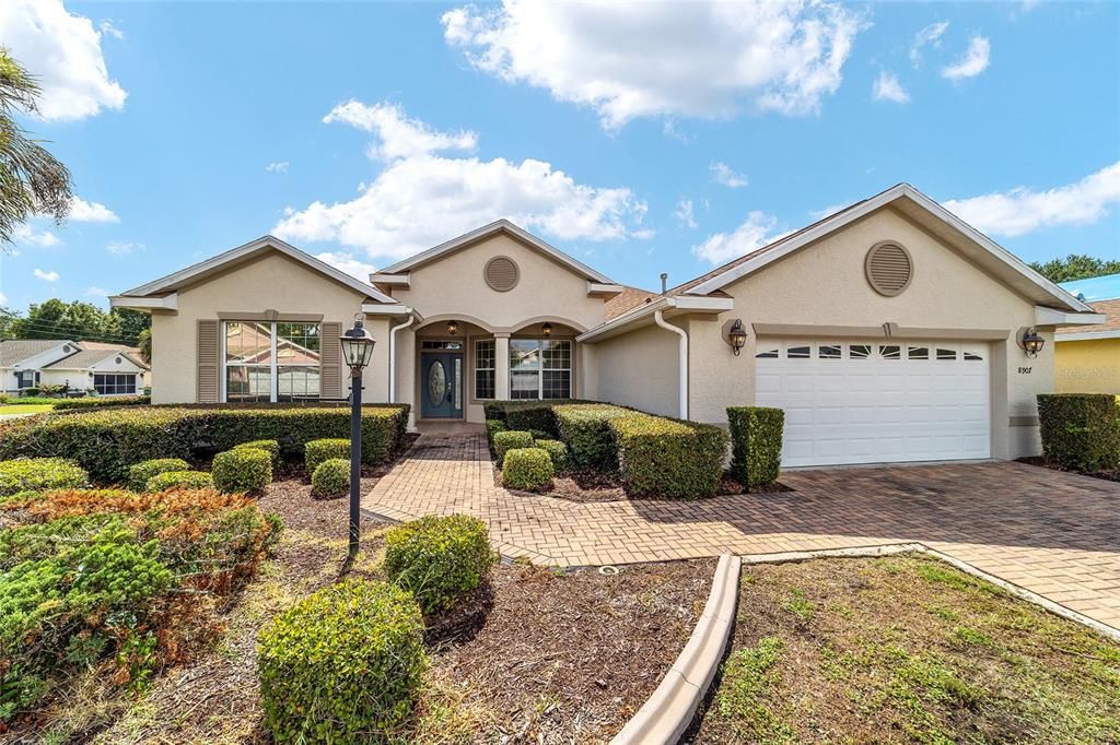 For Sale: $309,000 (3 beds, 2 baths, 1705 Square Feet)