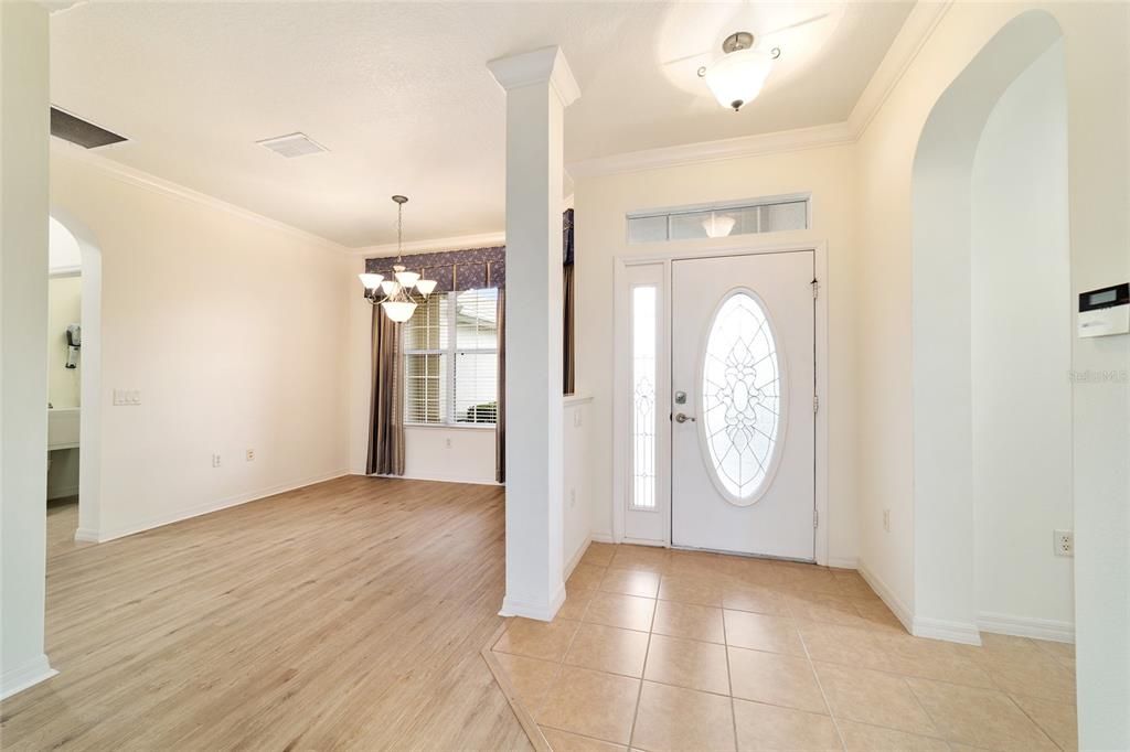 For Sale: $309,000 (3 beds, 2 baths, 1705 Square Feet)