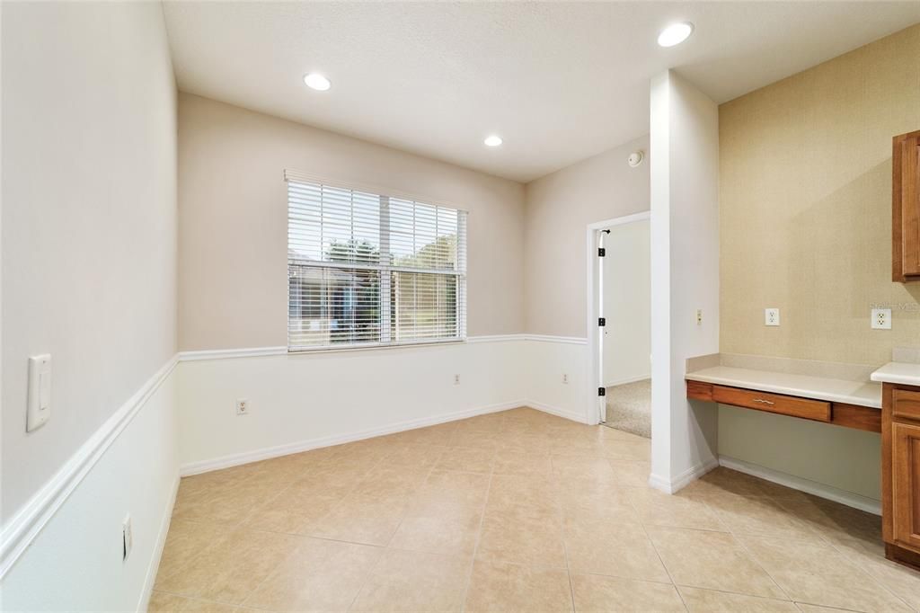 For Sale: $309,000 (3 beds, 2 baths, 1705 Square Feet)