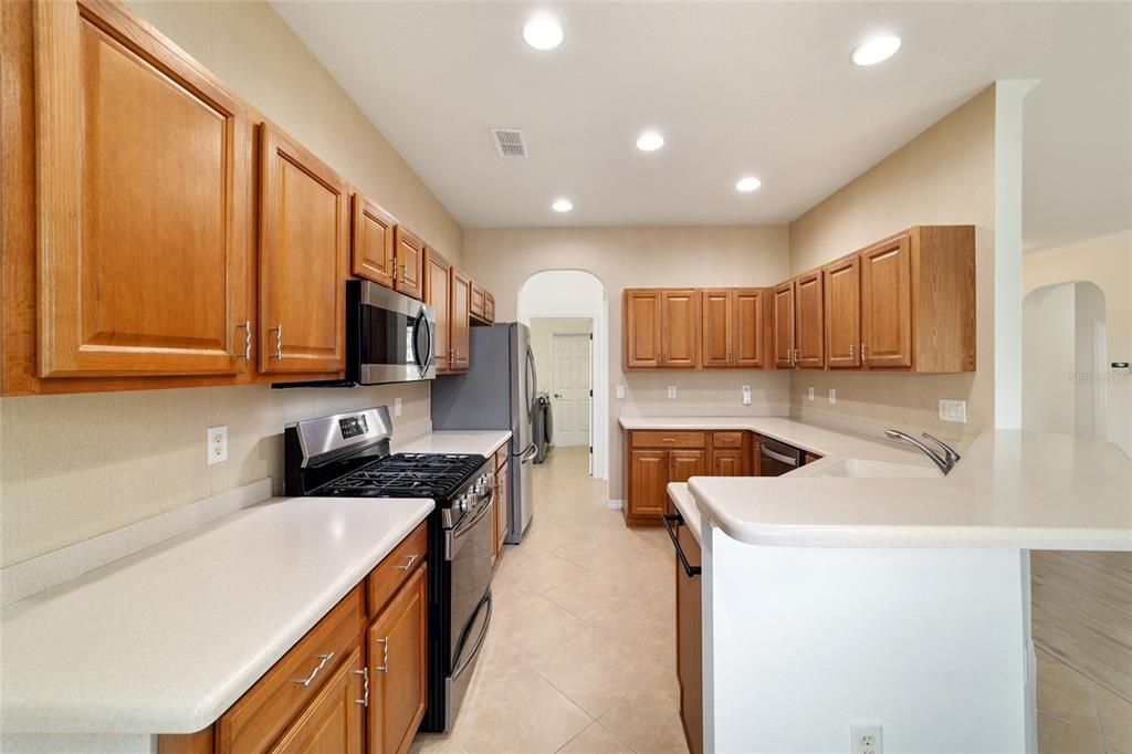 For Sale: $309,000 (3 beds, 2 baths, 1705 Square Feet)