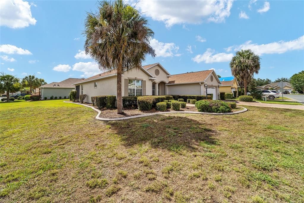 For Sale: $309,000 (3 beds, 2 baths, 1705 Square Feet)