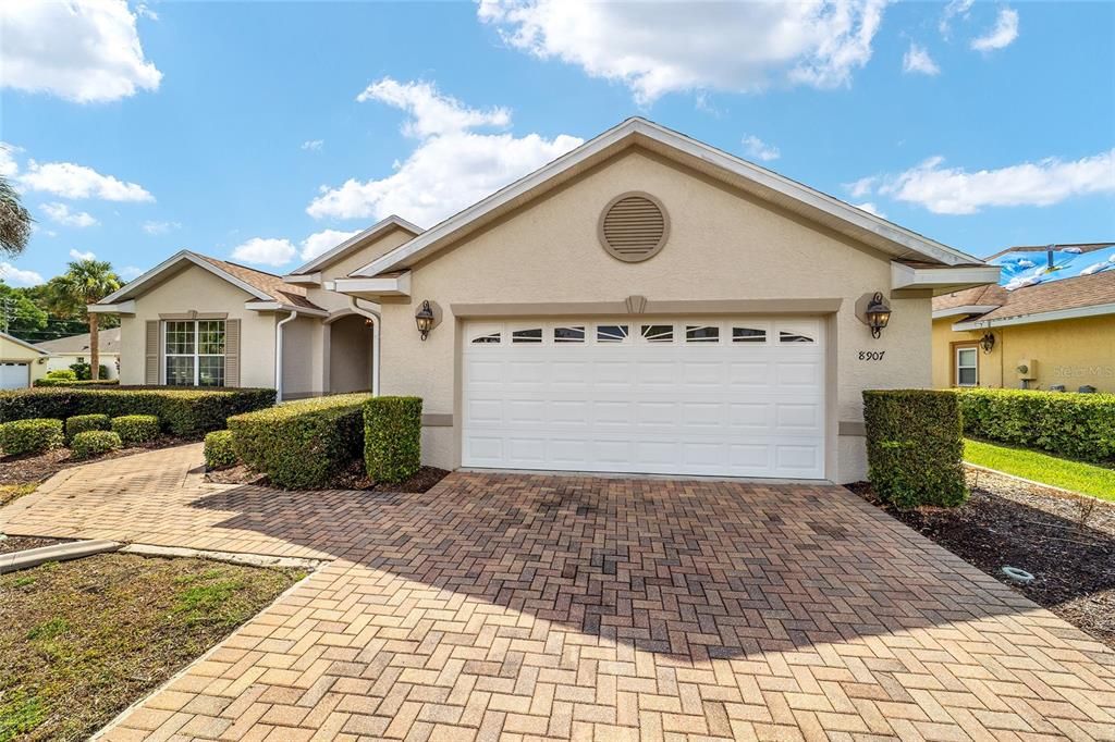 For Sale: $309,000 (3 beds, 2 baths, 1705 Square Feet)