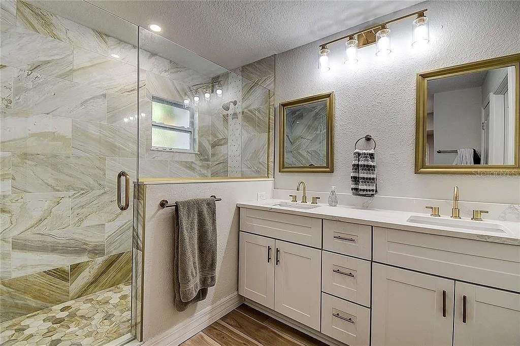 For Sale: $775,000 (4 beds, 3 baths, 2620 Square Feet)