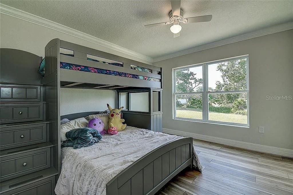 For Sale: $775,000 (4 beds, 3 baths, 2620 Square Feet)