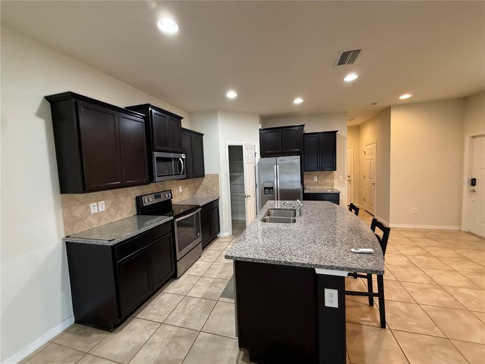 For Sale: $309,900 (3 beds, 2 baths, 1880 Square Feet)