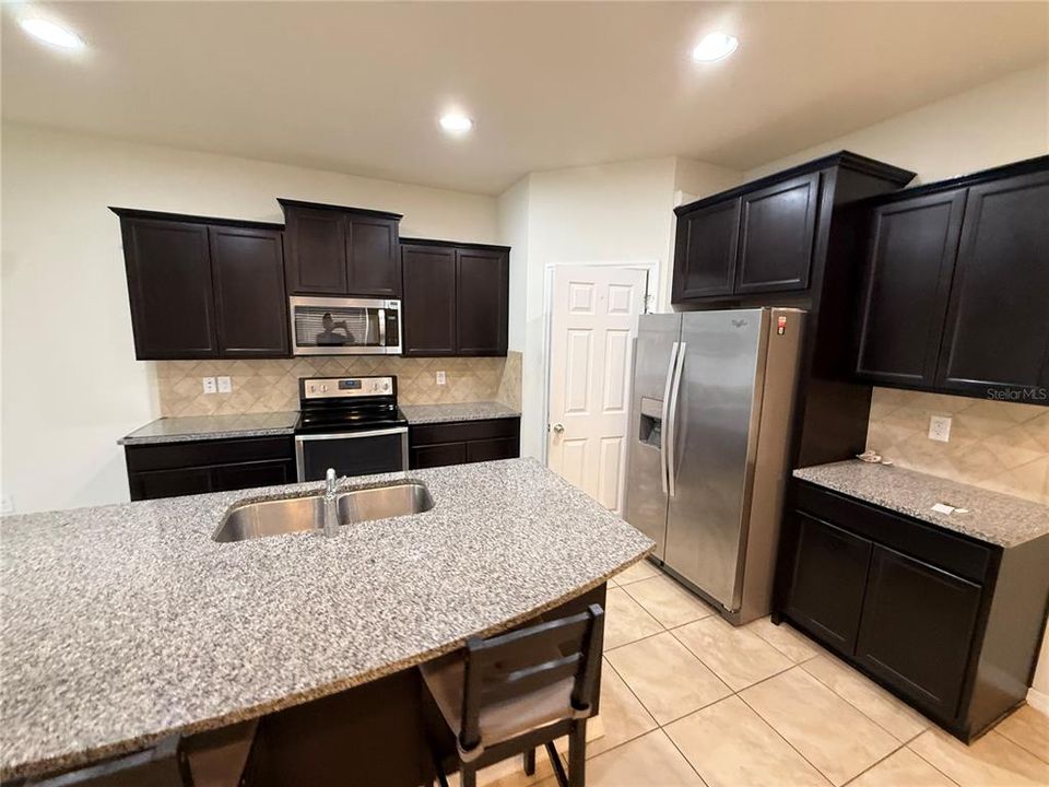 For Sale: $309,900 (3 beds, 2 baths, 1880 Square Feet)