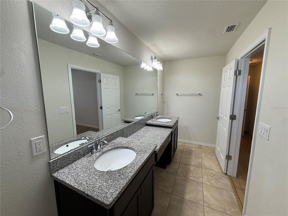 For Sale: $309,900 (3 beds, 2 baths, 1880 Square Feet)