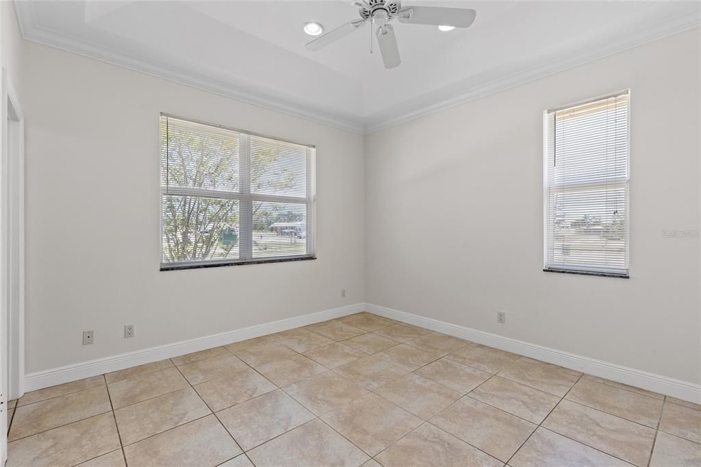 For Rent: $1,550 (3 beds, 2 baths, 1270 Square Feet)