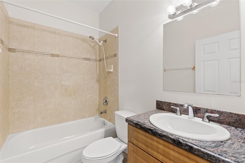 For Rent: $1,550 (3 beds, 2 baths, 1270 Square Feet)