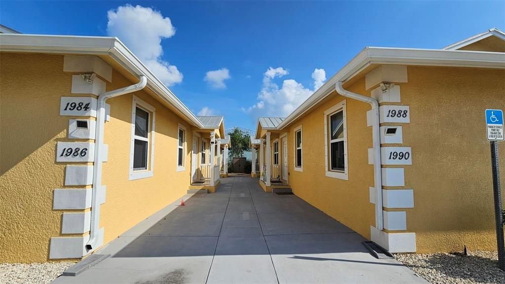 For Rent: $1,550 (3 beds, 2 baths, 1270 Square Feet)
