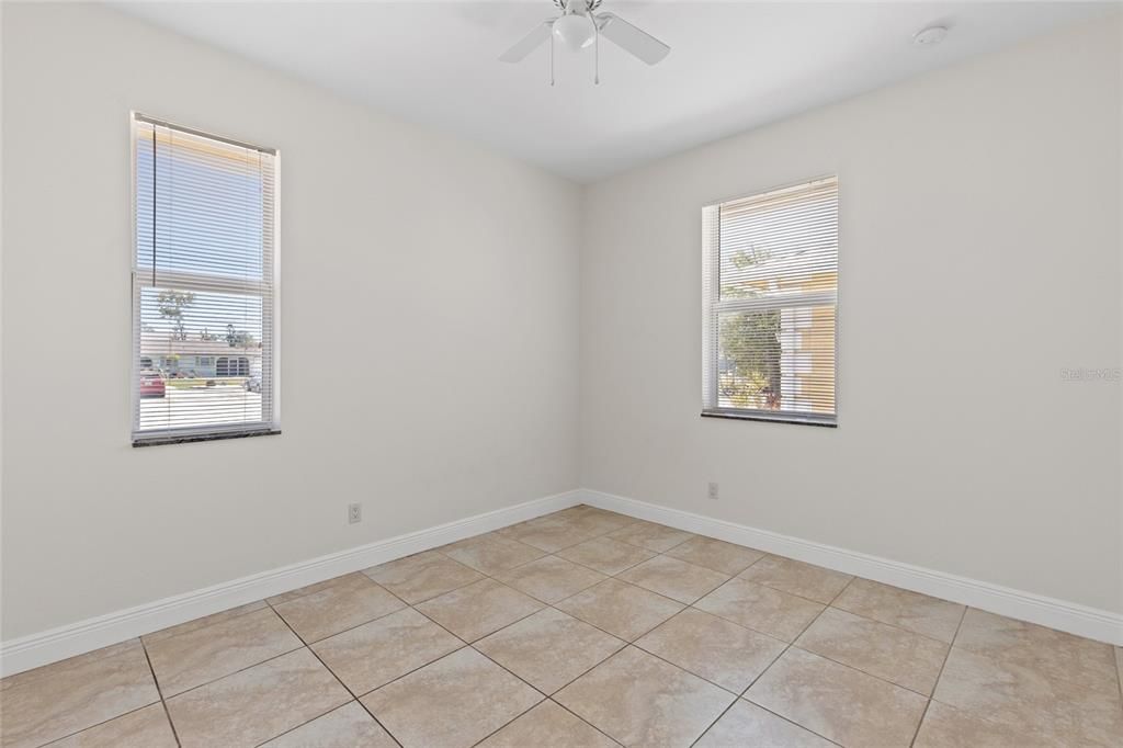 For Rent: $1,550 (3 beds, 2 baths, 1270 Square Feet)