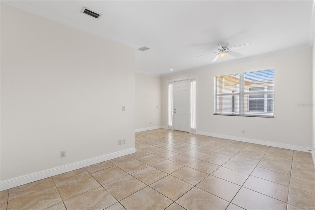 For Rent: $1,550 (3 beds, 2 baths, 1270 Square Feet)