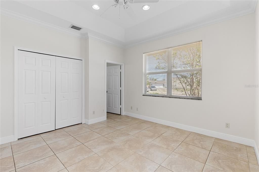 For Rent: $1,550 (3 beds, 2 baths, 1270 Square Feet)