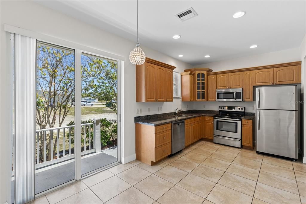 For Rent: $1,550 (3 beds, 2 baths, 1270 Square Feet)
