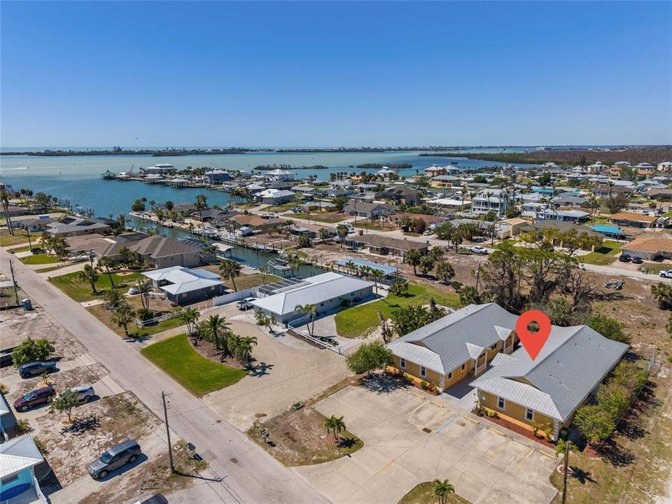 For Rent: $1,550 (3 beds, 2 baths, 1270 Square Feet)