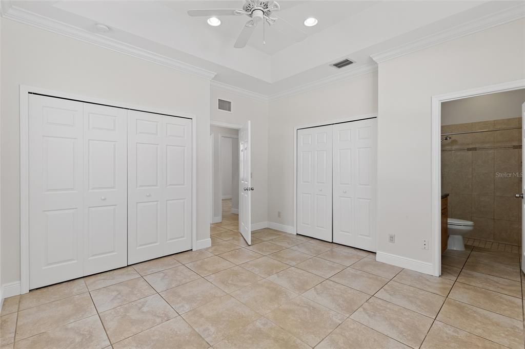 For Rent: $1,550 (3 beds, 2 baths, 1270 Square Feet)