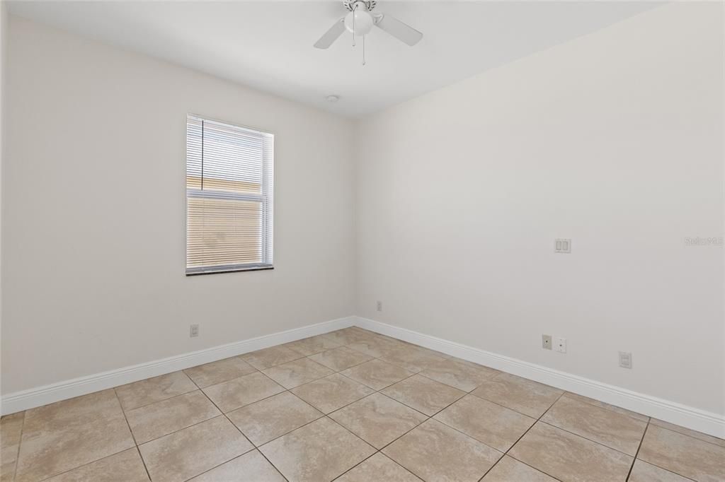 For Rent: $1,550 (3 beds, 2 baths, 1270 Square Feet)