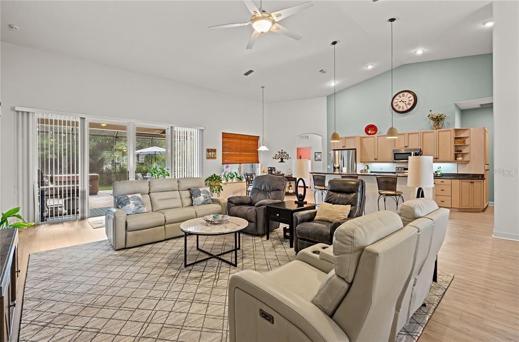 For Sale: $599,000 (4 beds, 2 baths, 2432 Square Feet)