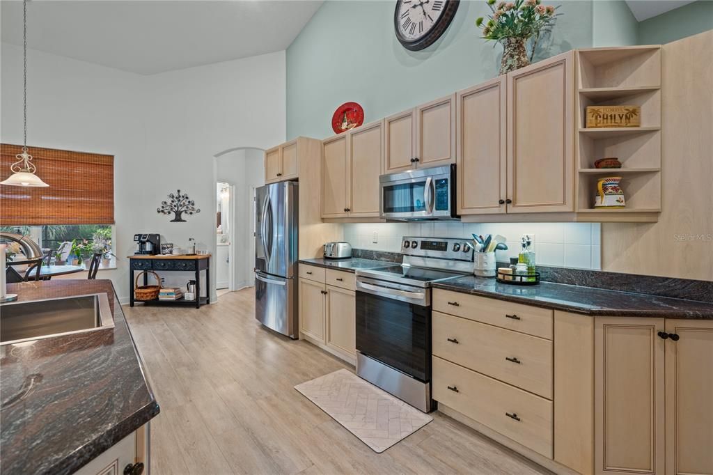 For Sale: $599,000 (4 beds, 2 baths, 2432 Square Feet)