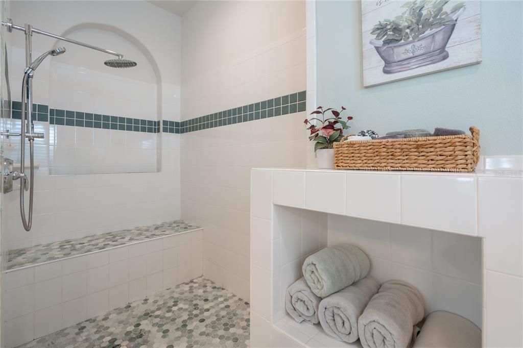For Sale: $599,000 (4 beds, 2 baths, 2432 Square Feet)