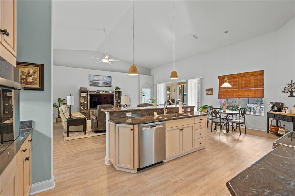 For Sale: $599,000 (4 beds, 2 baths, 2432 Square Feet)
