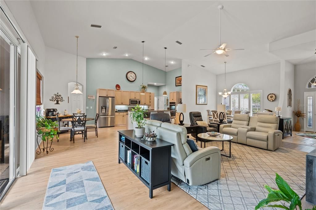 For Sale: $599,000 (4 beds, 2 baths, 2432 Square Feet)