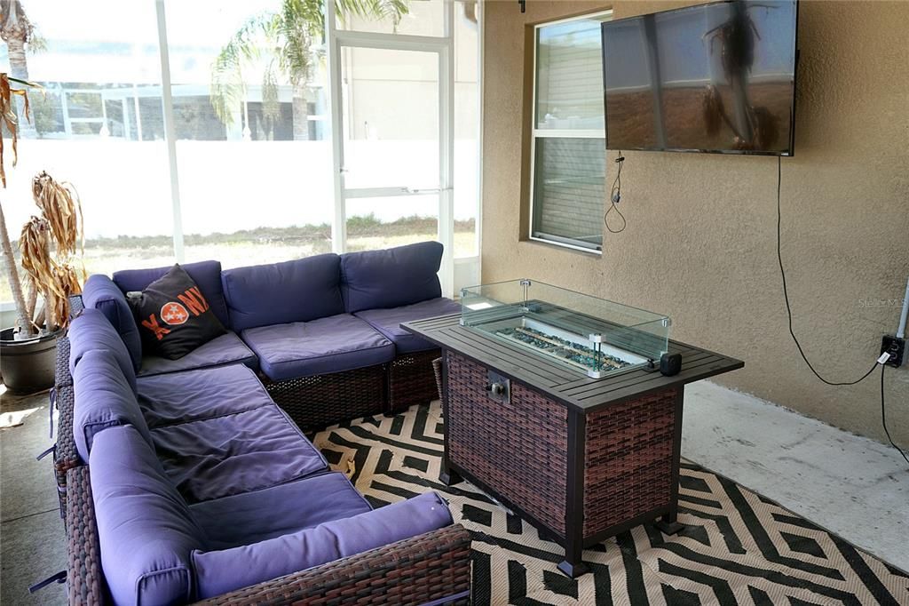 For Sale: $299,000 (3 beds, 2 baths, 1676 Square Feet)