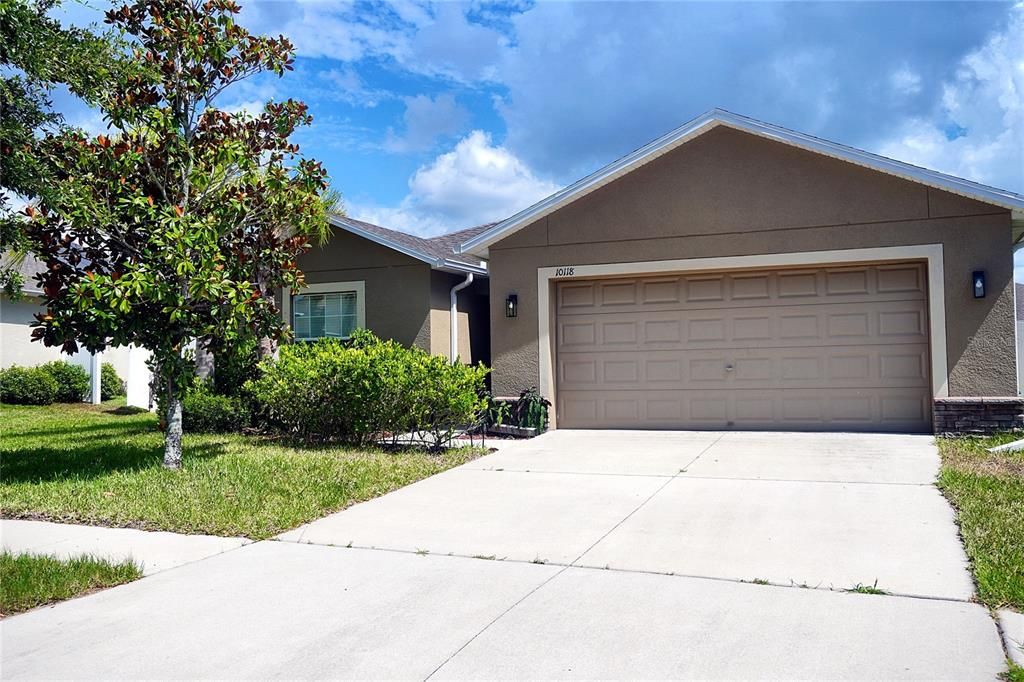 For Sale: $299,000 (3 beds, 2 baths, 1676 Square Feet)